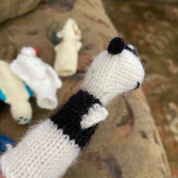 Set of 6 Knitted Yarn Finger Puppets - Picture 6 of 11